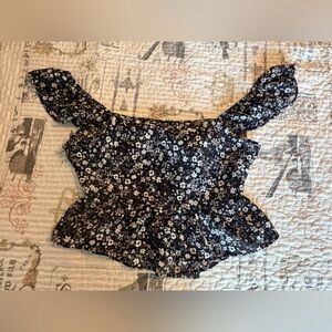 Paper Crane Off Shoulder Floral Top Medium Black White Ruffle Sleeve Blouse
